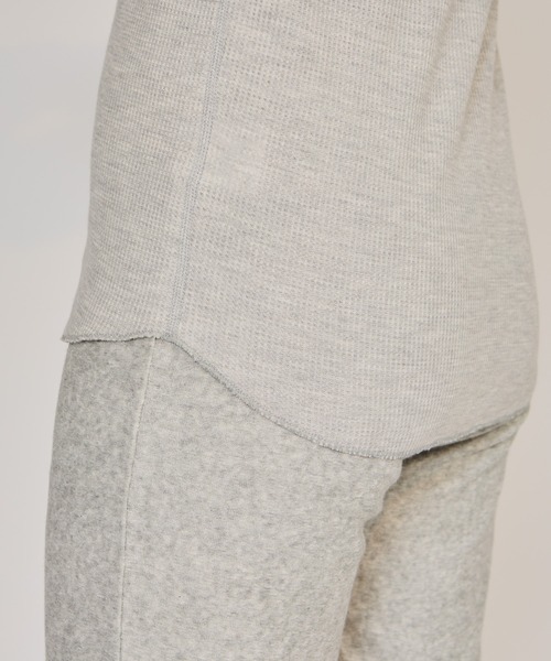 HANES(ヘインズ)の「【Hanes/ヘインズ】レディース クルーネック(Tシャツ/カットソー・レディース・ブラック/オフホワイト/ヘザーグレー/ダークネイビー・FREE)」の6枚目の写真