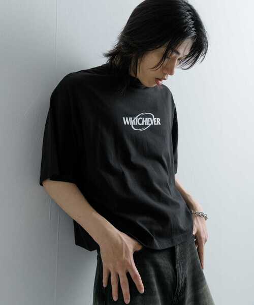 SENSE OF PLACE by URBAN RESEARCH（センスオブプレイスバイアーバンリサーチ）の「ロゴグラフィックボクシーTシャツ(5分袖)（Tシャツ/カットソー・メンズ・ホワイト/カーキ/ブラック・MEDIUM/LARGE）」の2枚目の写真