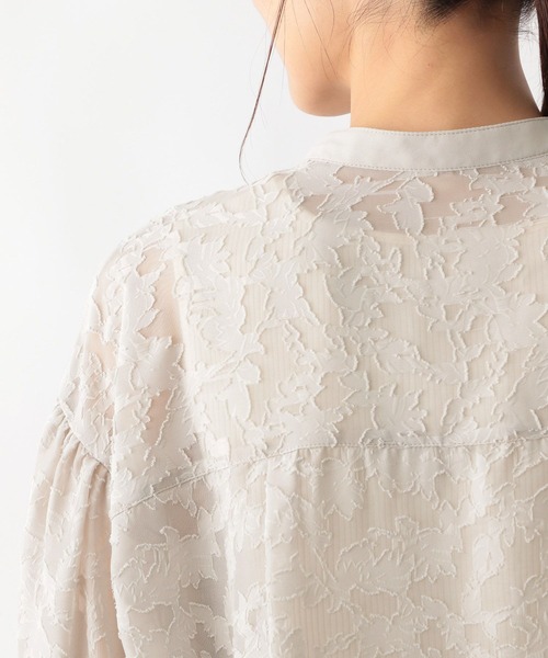 GLOBAL WORK（グローバルワーク）の「ジャガードブラウス/125537（シャツ/ブラウス・レディース・ブラック/グレイッシュベージュ/オフホワイト・FREE）」の17枚目の写真