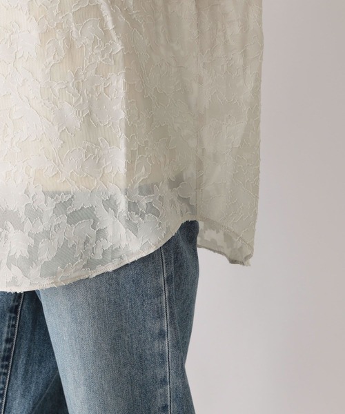 GLOBAL WORK（グローバルワーク）の「ジャガードブラウス/125537（シャツ/ブラウス・レディース・ブラック/グレイッシュベージュ/オフホワイト・FREE）」の15枚目の写真