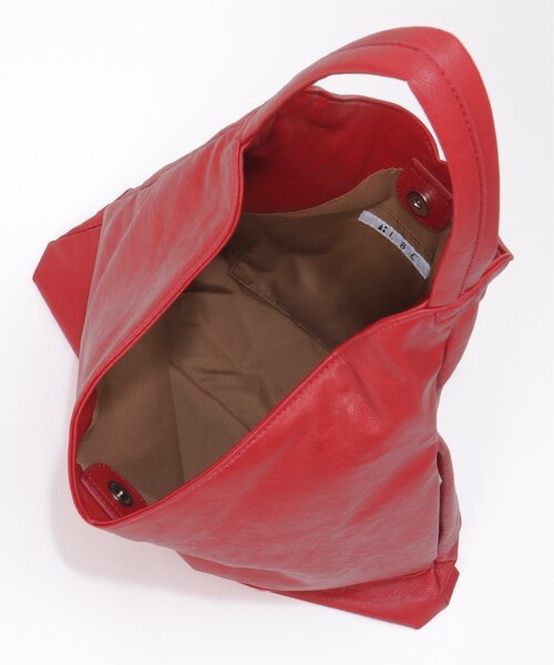 LBC（エルビーシー）の「ソフト三角ワンショルダーバッグ（ショルダーバッグ・レディース・シルバー系/レッド/オフホワイト/ブラック・FREE）」の16枚目の写真