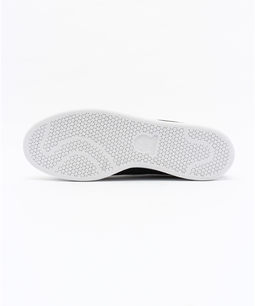 adidas(アディダス)の「ユニセックス アディダス スタンスミス コンフォート ベルクロ adidas STAN SMITH CF B24536(スニーカー・メンズ・ブラック・24.5cm/23cm/29cm/23.5cm/26.5cm/27cm/28.5cm/27.5cm/24cm/28cm)」の3枚目の写真