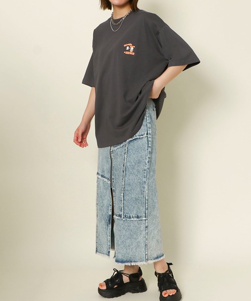 GORGE(ゴージ)の「《発泡ラメ×バックプリント》レディース 半袖 Tシャツ ゆったり ビッグシルエット カジュアル 春夏秋(Tシャツ/カットソー・レディース・オフホワイト/オートミール/スミクロ・F)」の5枚目の写真