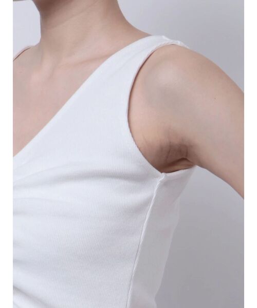 EVRIS（エヴリス）の「ギャザーリボンタンクトップ（タンクトップ・レディース・レッド/ホワイト/ブラック・FREE）」の18枚目の写真