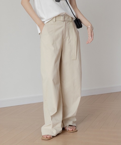 ANOTHER S(アナザーエス)の「ベルト付きカーブチノパン(チノパンツ・レディース・ホワイト/ベージュ・S/M/L/XS)」の2枚目の写真