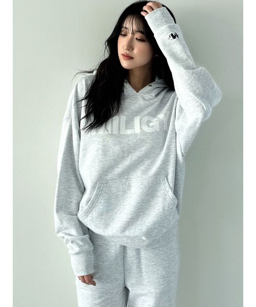 GYDA(ジェイダ)の「MILIGY LOOSEスウェットパーカー(パーカー・レディース・ブラック/ライトグレー・FREE)」の3枚目の写真