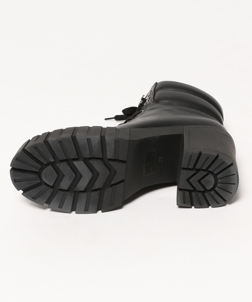 FOREVER 21（フォーエバー トゥエンティーワン）の「【2024FW】レースアップショートブーツ（ブーツ・レディース・ブラック・MEDIUM/LARGE/X-LARGE）」の4枚目の写真