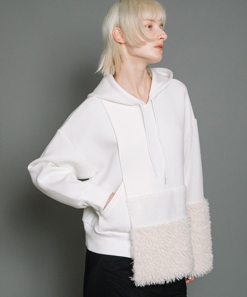 AULA AILA（アウラアイラ）の「ボアミックスフーディー（パーカー・レディース・グレー/ブラック/ホワイト・0）」の4枚目の写真