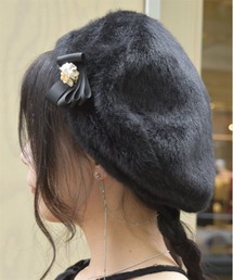 axes femme | リボンブローチ付ファーベレー(ハンチング/ベレー帽)