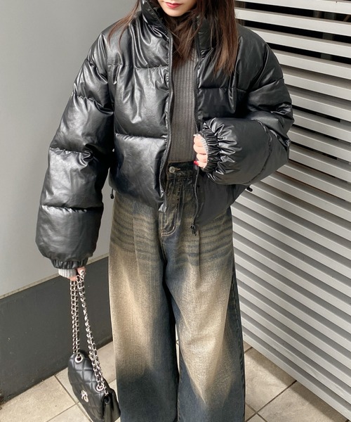 INGNI（イング）の「フェイクレザークロップド丈エコダウン（ダウンジャケット/コート・レディース・ブラック・M）」の4枚目の写真