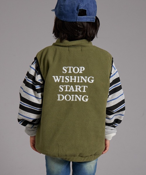 PAIRMANON STREET（ペアマノンストリート）の「【PAIRMANON STREET】バック刺繍 マイクロフリース ベスト（ベスト・キッズ・ブラック/カーキ/グレイッシュベージュ・160/100/140/120/130/150/90/110）」の19枚目の写真