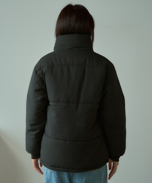 AO2（アオズ）の「puffer jacket / スタンドカラー ダウンジャケット（ダウンジャケット/コート・レディース・ブラック・FREE）」の9枚目の写真