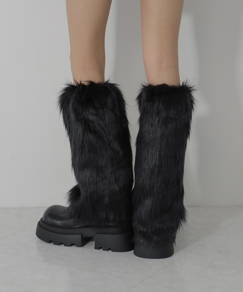 me+em select(ミームセレクト)の「【 3color 】フェイクファーレッグウォーマー / fake fur leg warmer(レッグウォーマー・レディース・ホワイト/ブラック/グレー・FREE)」の16枚目の写真