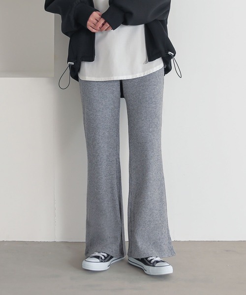 n'OrLABEL（ノアールレーベル）の「『ラメ入りリブフレアパンツ』（その他パンツ・レディース・ブラック/ブラウン/杢グレー・2/1）」の2枚目の写真