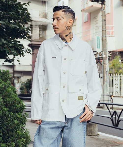 Subciety（サブサエティ）の「Utility shirt jacket（ミリタリージャケット・メンズ・ホワイト/カーキ/ブラック・X-LARGE/LARGE/MEDIUM/SMALL）」の17枚目の写真