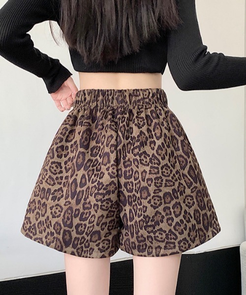 Vipoa（ヴィポア）の「ヒョウ柄ショートパンツ（その他パンツ
