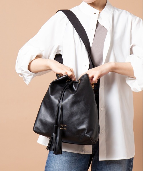 YOUNG&OLSEN The DRYGOODS STORE（ヤングアンドオルセン）の「【YOUNG&OLSEN】別注　SMOOTH LEATHER DS BAG（ショルダーバッグ・レディース・ベージュ/ブラック・FREE）」の18枚目の写真