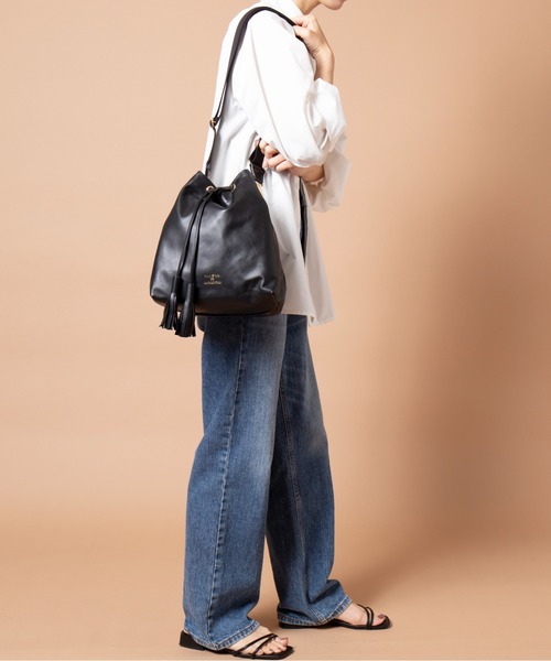 YOUNG&OLSEN The DRYGOODS STORE（ヤングアンドオルセン）の「【YOUNG&OLSEN】別注　SMOOTH LEATHER DS BAG（ショルダーバッグ・レディース・ベージュ/ブラック・FREE）」の16枚目の写真