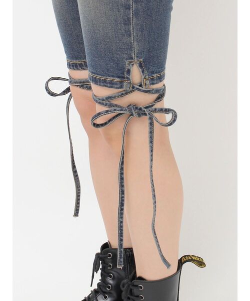 jouetie（ジュエティ）の「ストレッチデニムバイカーパンツ（デニムパンツ・レディース・ブラック/ブルー・SMALL/MEDIUM）」の16枚目の写真