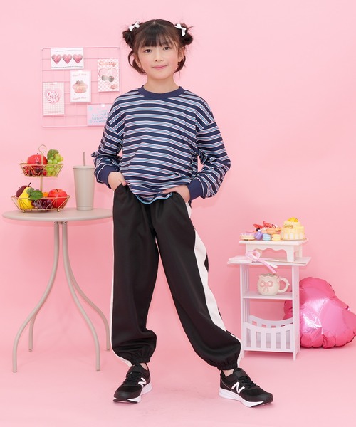 Bee des Bee（ビーデスビー）の「ライン パラシュートパンツ（その他パンツ・キッズ・ピンク/ブラック/ブラック系その他/チャコールグレー・150cm/140cm/130cm/120cm/110cm/100cm/160cm）」の6枚目の写真