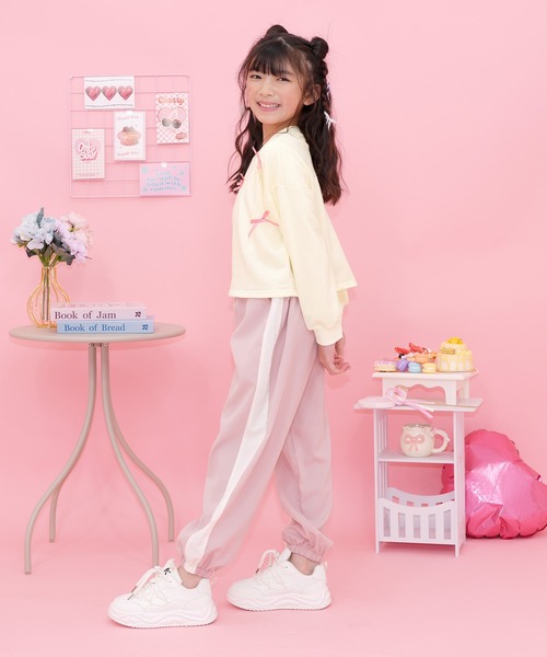 Bee des Bee（ビーデスビー）の「ライン パラシュートパンツ（その他パンツ・キッズ・ピンク/ブラック/ブラック系その他/チャコールグレー・150cm/140cm/130cm/120cm/110cm/100cm/160cm）」の12枚目の写真