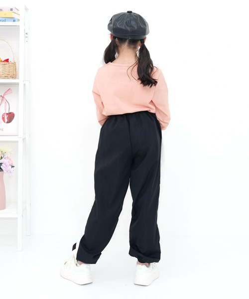 Bee des Bee（ビーデスビー）の「ライン パラシュートパンツ（その他パンツ・キッズ・ピンク/ブラック/ブラック系その他/チャコールグレー・150cm/140cm/130cm/120cm/110cm/100cm/160cm）」の20枚目の写真