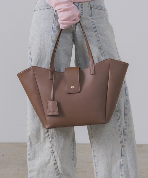 INTER FACTORY（インターファクトリー）の「ワンハンドルトートバッグ【A4サイズ収納 / 通勤・通学にも◎】made in INTER FACTORY（トートバッグ・レディース・ブラック/ブラウン・FREE）」の11枚目の写真