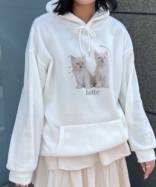 merrylatte(メリーラテ)の「ホワイトキャットパールデザインパーカー(パーカー・レディース・ホワイト・LARGE)」の1枚目の写真