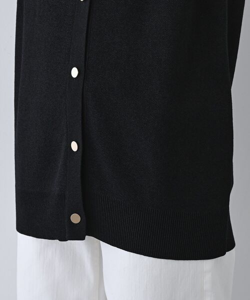 INDIVI(インディヴィ)の「【コットンペーパー素材】ニットジレカーディガン(ベスト・レディース・ブラック/ホワイト・13/38/05/15 )」の15枚目の写真