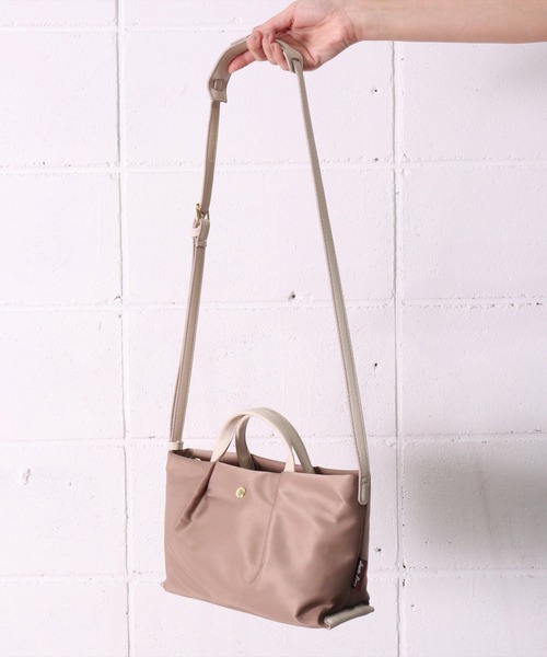 Legato Largo（レガートラルゴ）の「(LF)【Legato Largo】2ポケット 肩楽(かたらく) ナイロン ミニ ショルダーバッグ（ショルダーバッグ・レディース・ブラック/グレー/ライトブラウン/ネイビー・ONE SIZE）」の10枚目の写真