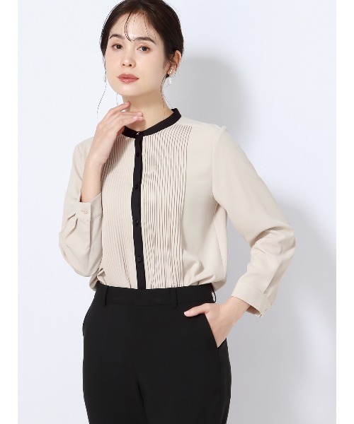 SUIT SQUARE(スーツスクエア)の「ピンタックバイカラーブラウス 8分袖 ウォッシャブル マットジョーゼット 無地(シャツ/ブラウス・レディース・ベージュ系/ホワイト系/ネイビー系・38(9号)/40(11号))」の6枚目の写真