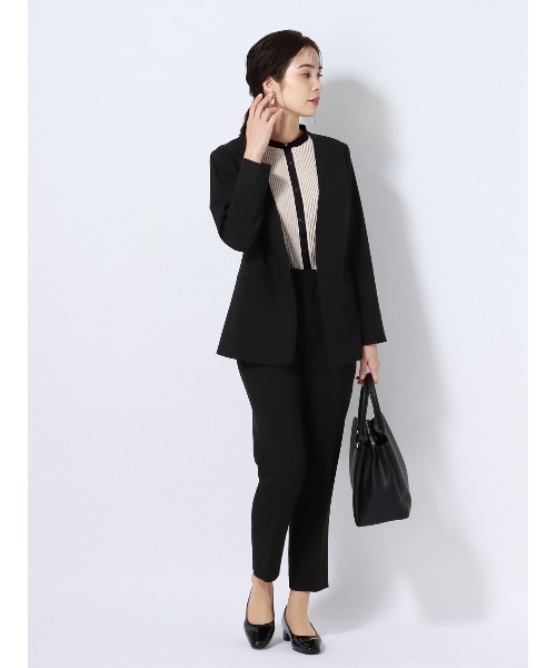 SUIT SQUARE(スーツスクエア)の「ピンタックバイカラーブラウス 8分袖 ウォッシャブル マットジョーゼット 無地(シャツ/ブラウス・レディース・ベージュ系/ホワイト系/ネイビー系・38(9号)/40(11号))」の5枚目の写真
