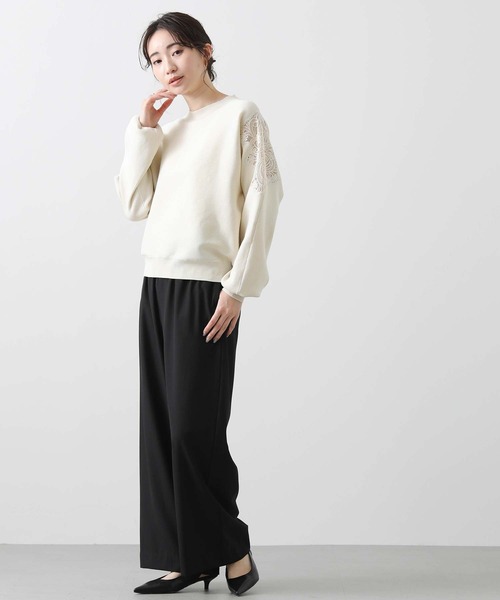 Gready Brilliant(グレディブリリアン)の「肩刺しゅうレースニット(ニット/セーター・レディース・アイボリー/コーラルピンク・38)」の4枚目の写真