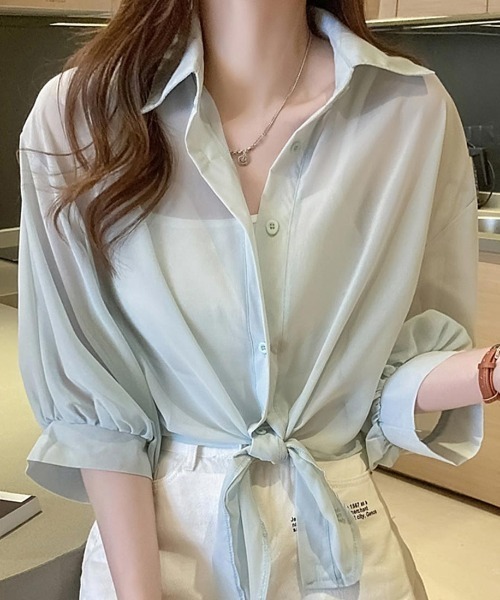 maison de LATIR(メゾンドラティール)の「透け感がトレンドの夏服UVカットシアーシャツ(シャツ/ブラウス・レディース・ブラック/ホワイト/グリーン/パープル・ONESIZE)」の3枚目の写真
