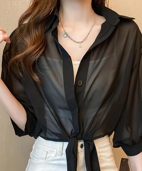 maison de LATIR(メゾンドラティール)の「透け感がトレンドの夏服UVカットシアーシャツ(シャツ/ブラウス・レディース・ブラック/ホワイト/グリーン/パープル・ONESIZE)」の1枚目の写真