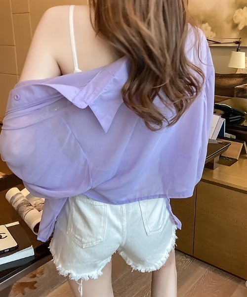 maison de LATIR(メゾンドラティール)の「透け感がトレンドの夏服UVカットシアーシャツ(シャツ/ブラウス・レディース・ブラック/ホワイト/グリーン/パープル・ONESIZE)」の17枚目の写真