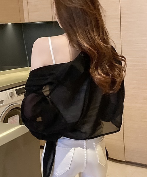 maison de LATIR(メゾンドラティール)の「透け感がトレンドの夏服UVカットシアーシャツ(シャツ/ブラウス・レディース・ブラック/ホワイト/グリーン/パープル・ONESIZE)」の15枚目の写真