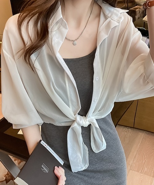 maison de LATIR(メゾンドラティール)の「透け感がトレンドの夏服UVカットシアーシャツ(シャツ/ブラウス・レディース・ブラック/ホワイト/グリーン/パープル・ONESIZE)」の12枚目の写真