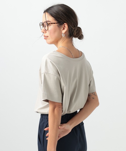 BAYFLOW（ベイフロー）の「[V・Uネックで着られる]シルケット2WAY半袖T（Tシャツ/カットソー・レディース・ブラック/オフホワイト/ライトグレー/ミント・LARGE/SMALL/MEDIUM）」の16枚目の写真