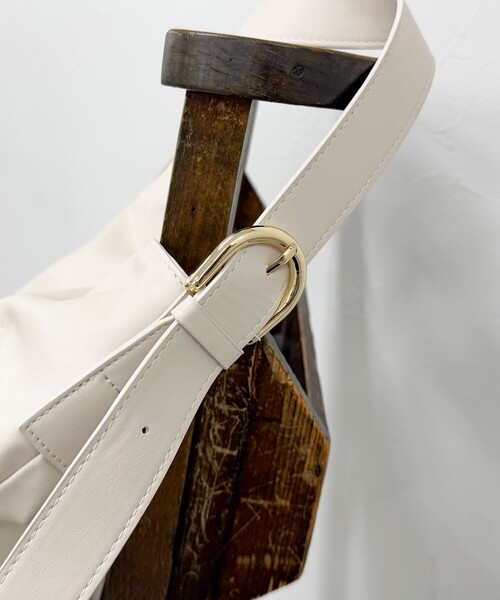 fredy emue（フレディエミュ）の「【maison vert /メゾンヴェール】アウトポケワンハンドルトートバッグ（ショルダーバッグ・レディース・アイボリー/ブラック/ブラウン・FREE）」の5枚目の写真