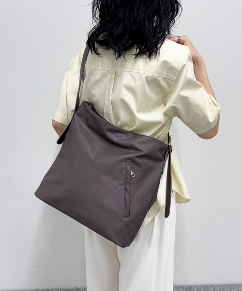 fredy emue（フレディエミュ）の「【maison vert /メゾンヴェール】アウトポケワンハンドルトートバッグ（ショルダーバッグ・レディース・アイボリー/ブラック/ブラウン・FREE）」の7枚目の写真