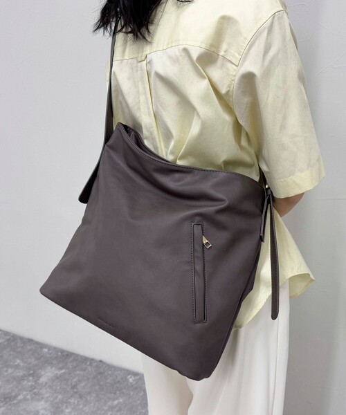 fredy emue（フレディエミュ）の「【maison vert /メゾンヴェール】アウトポケワンハンドルトートバッグ（ショルダーバッグ・レディース・アイボリー/ブラック/ブラウン・FREE）」の9枚目の写真