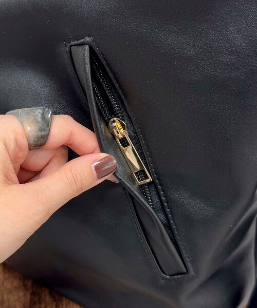 fredy emue（フレディエミュ）の「【maison vert /メゾンヴェール】アウトポケワンハンドルトートバッグ（ショルダーバッグ・レディース・アイボリー/ブラック/ブラウン・FREE）」の19枚目の写真