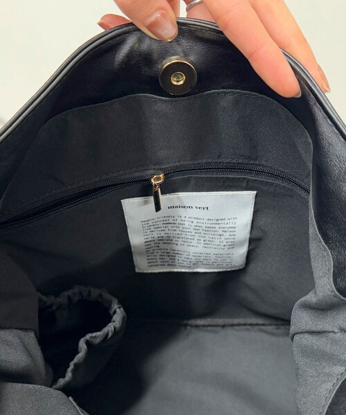 fredy emue（フレディエミュ）の「【maison vert /メゾンヴェール】アウトポケワンハンドルトートバッグ（ショルダーバッグ・レディース・アイボリー/ブラック/ブラウン・FREE）」の22枚目の写真