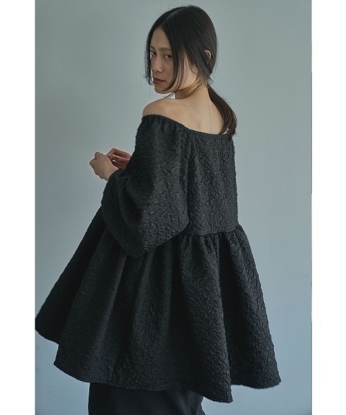 marjour（マージュール）の「RIPPLE TUNIC（シャツ/ブラウス・レディース・ブラック・M）」の9枚目の写真