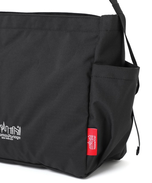 Manhattan Portage（マンハッタンポーテージ）の「RAMBLE ACTION BAG（ショルダーバッグ・メンズ・ブルー/ブラック・MEDIUM）」の12枚目の写真