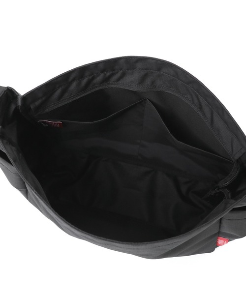 Manhattan Portage（マンハッタンポーテージ）の「RAMBLE ACTION BAG（ショルダーバッグ・メンズ・ブルー/ブラック・MEDIUM）」の9枚目の写真