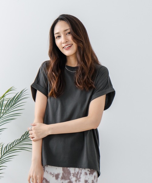 LB/S (エルビーエス)の「【汗染みの目立ちにくいTシャツ ZEROSTAIN/ゼロステイン】ロールカフラウンドヘムTシャツ 撥水・防汚加工 涼しい・透けにくい 大人カジュアル(Tシャツ/カットソー・レディース・スミクロ/ダークグリーン/ブラック/ホワイト/パープル/オフホワイト・LARGE/MEDIUM)」の4枚目の写真