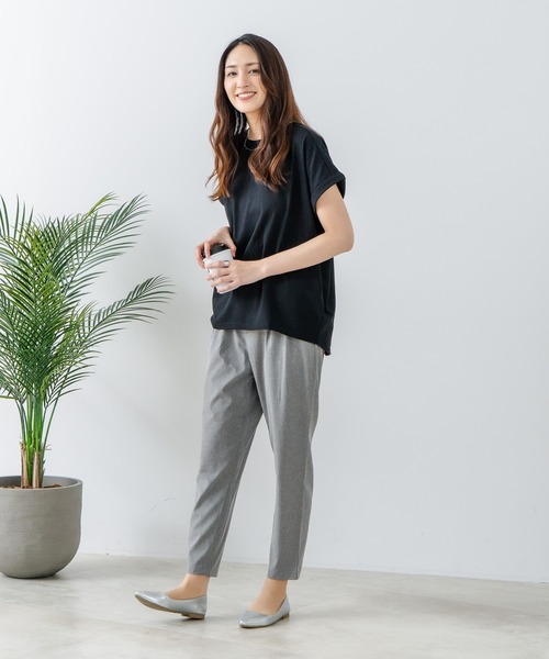 LB/S (エルビーエス)の「【汗染みの目立ちにくいTシャツ ZEROSTAIN/ゼロステイン】ロールカフラウンドヘムTシャツ 撥水・防汚加工 涼しい・透けにくい 大人カジュアル(Tシャツ/カットソー・レディース・スミクロ/ダークグリーン/ブラック/ホワイト/パープル/オフホワイト・LARGE/MEDIUM)」の13枚目の写真