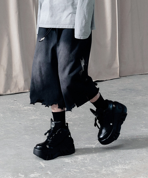 LIBERE（リベーレ）の「LIBERE リベーレ / LOGO SWEAT HALF PANTS ワイドシルエットスウェットハーフパンツ / 251302-251303（その他パンツ・メンズ・ブルー系その他/ブラック・LARGE/MEDIUM/SMALL）」の2枚目の写真